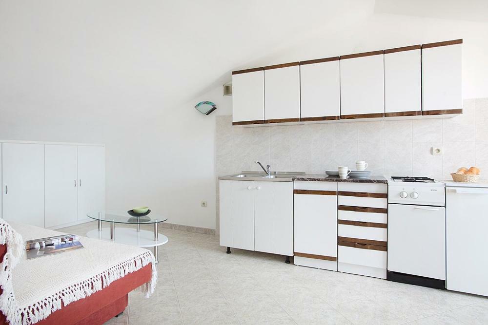 Apartments Iris Рабац Екстер'єр фото